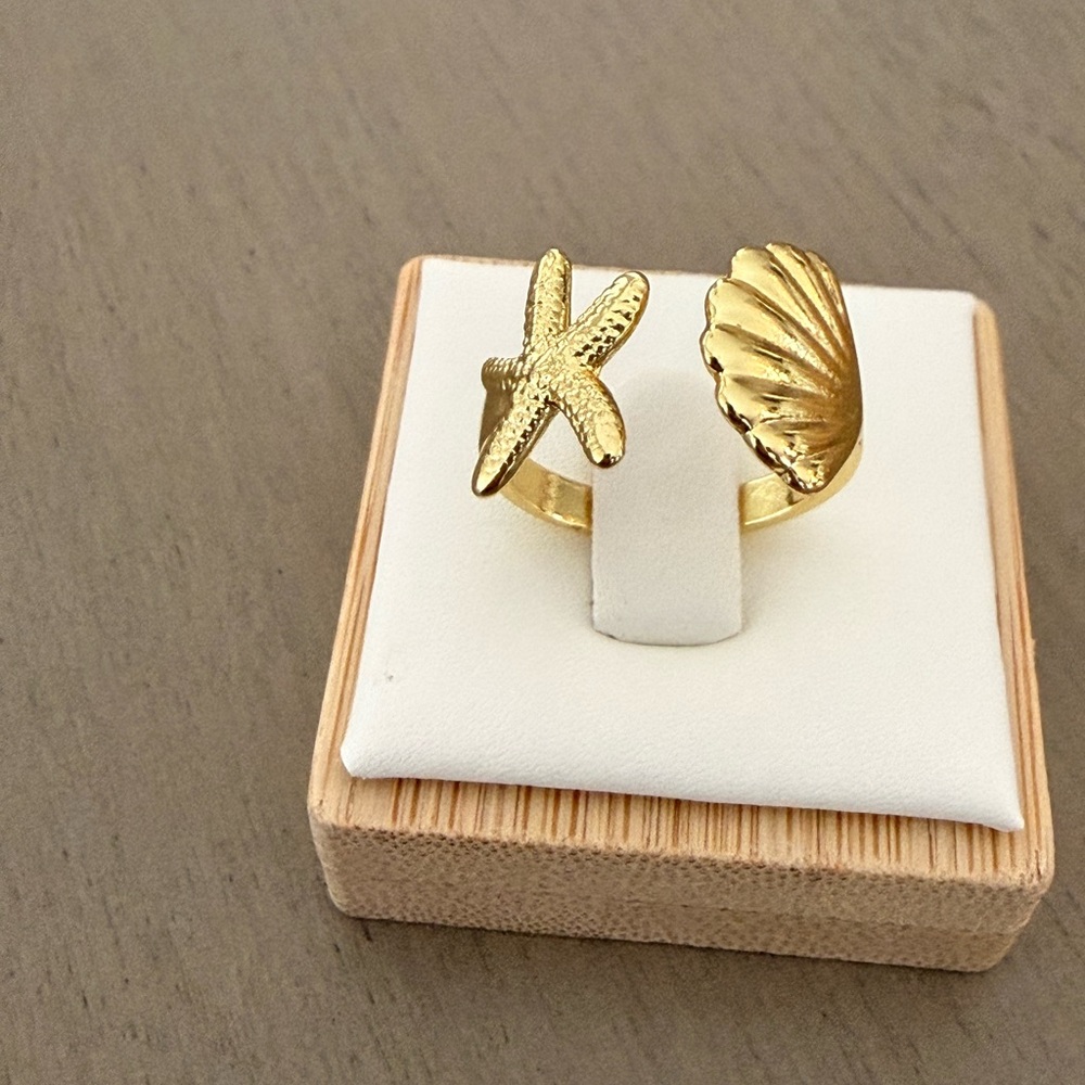 Adjustable Gold Starfish and Shell Open Ring - Picture 2 of 2